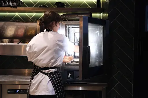 The Essential Guide to Commercial Ovens: Find the Right Oven for Your Kitchen