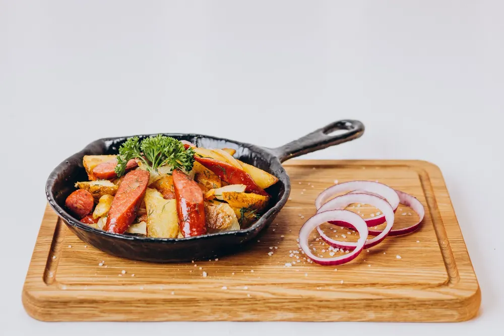 Why Cast Iron Skillets Outperform Standard Frying Pans in Every Kitchen